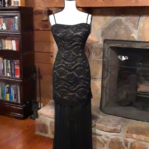 Lillie Rubin Dresses & Skirts - Lillie Rubin lace & chiffon formal dress